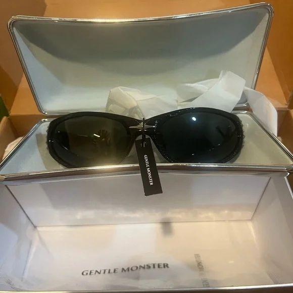 Gentle Monster Ex S01 sunglasses in black - new - never worn Ex S01 | Gentle Monster US Official Site main image 3